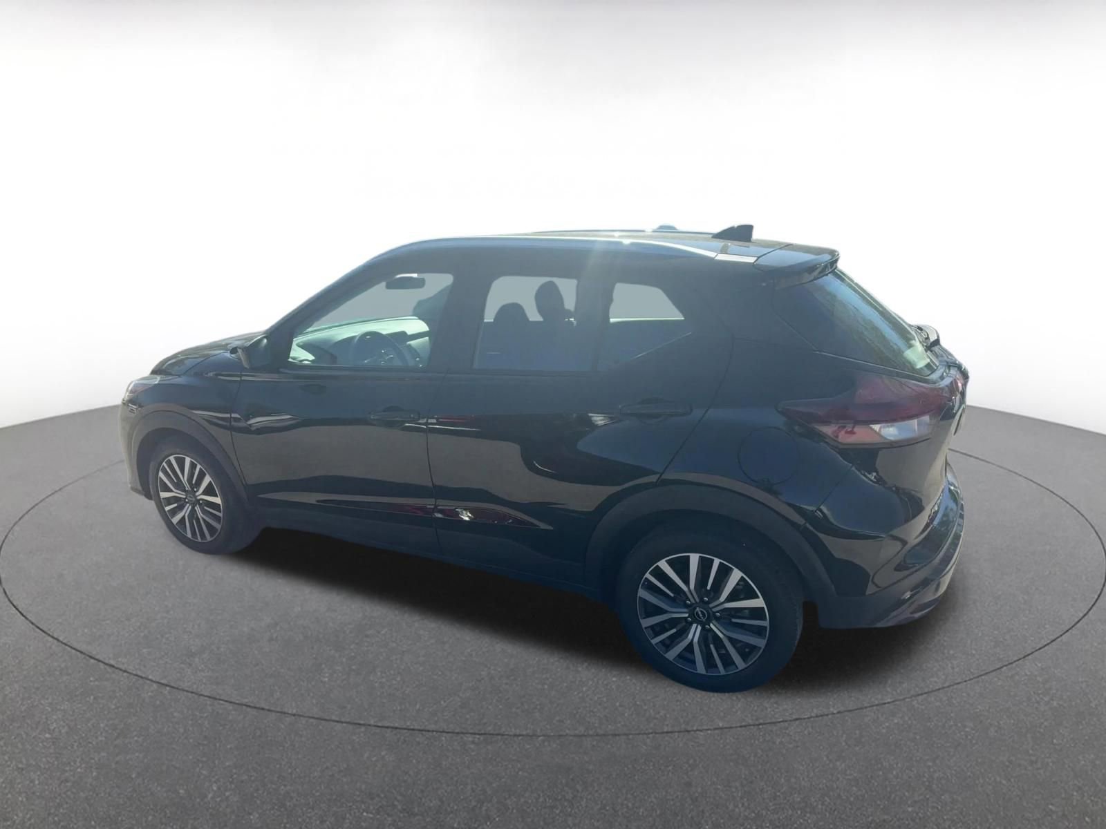 Used 2024 Nissan Kicks SV FWD image 10