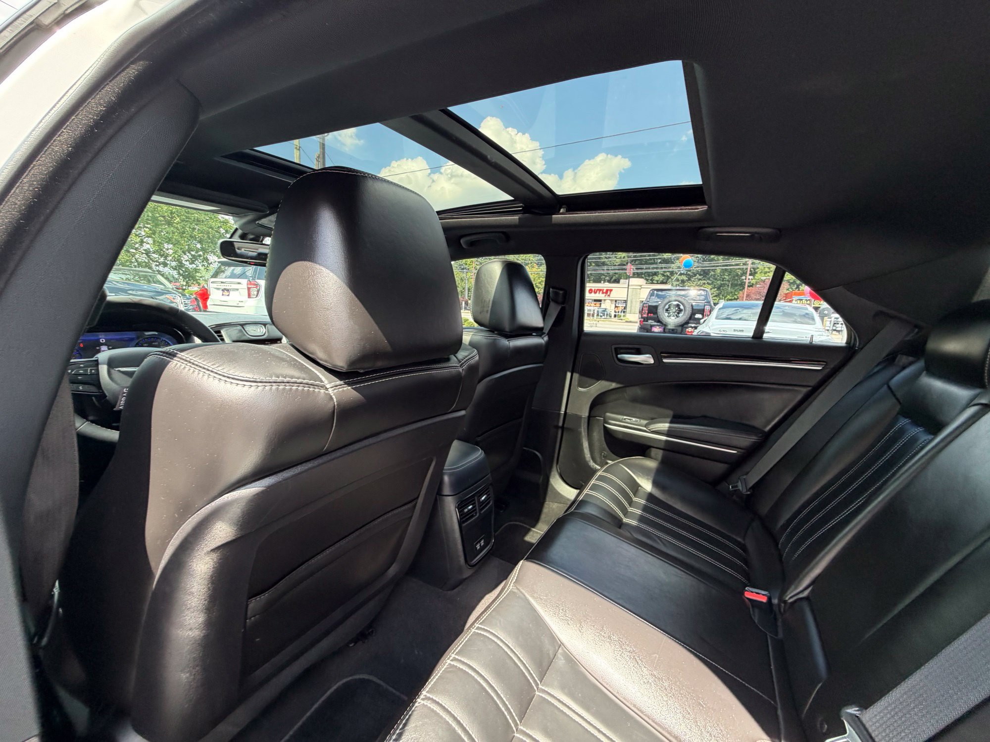 Used 2023 Chrysler 300 S RWD image 13