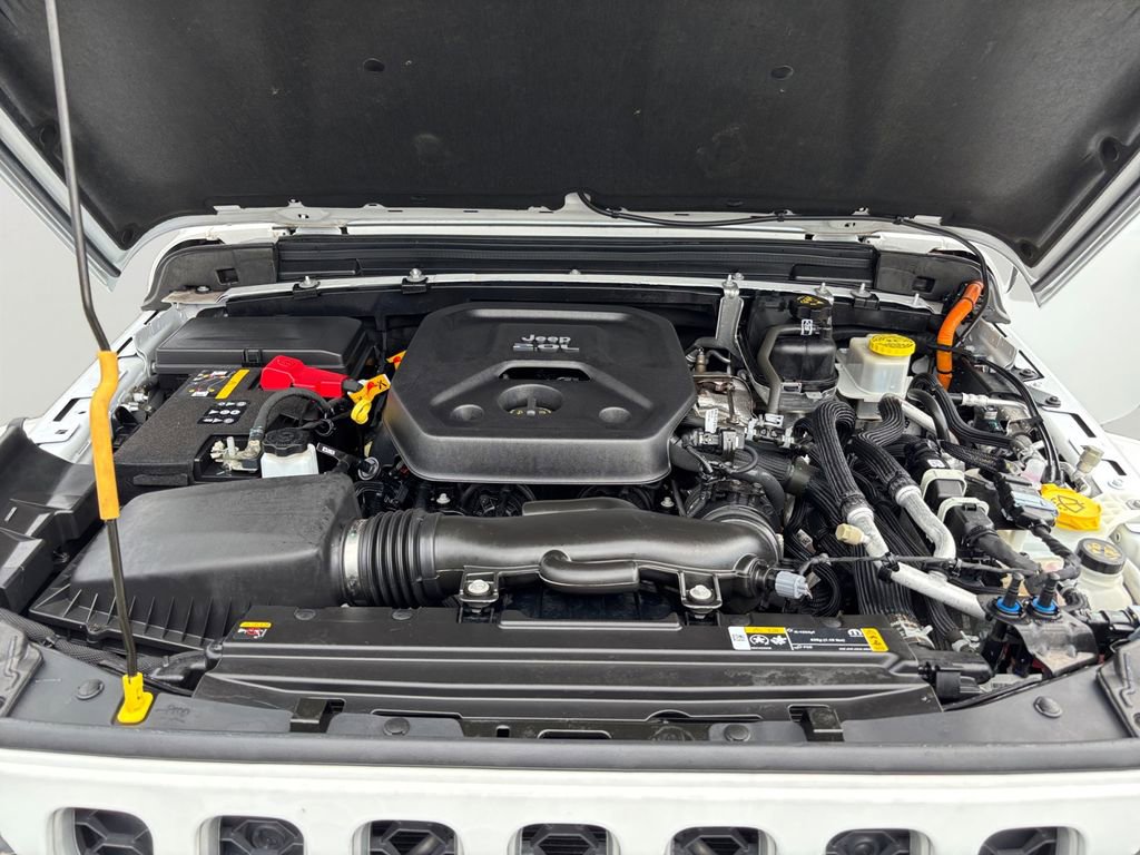 Used 2023 Jeep Wrangler Unlimited Sahara AWD/4WD image 9