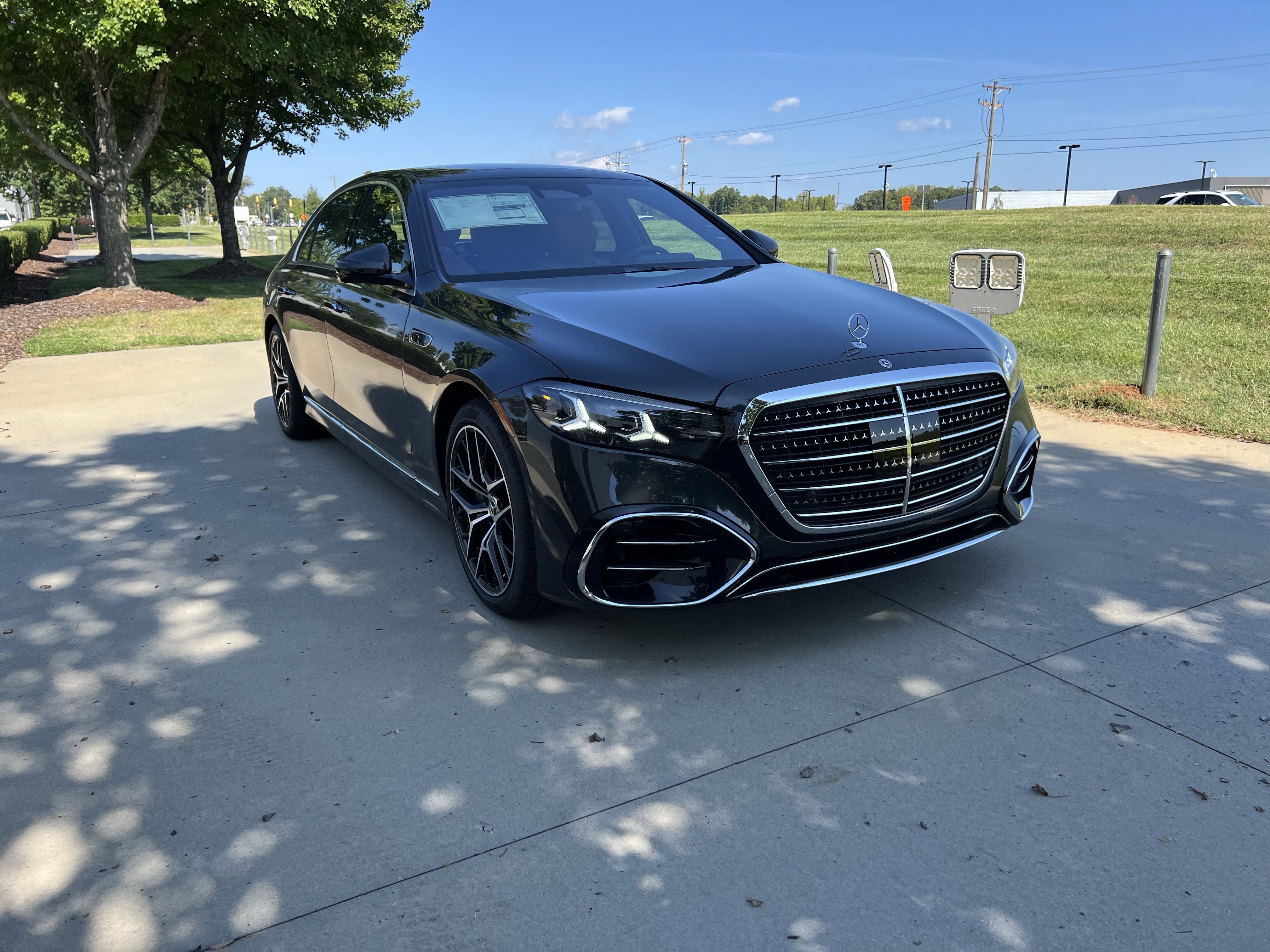 New 2027 Mercedes-Benz S 580 4MATIC Sedan image 2