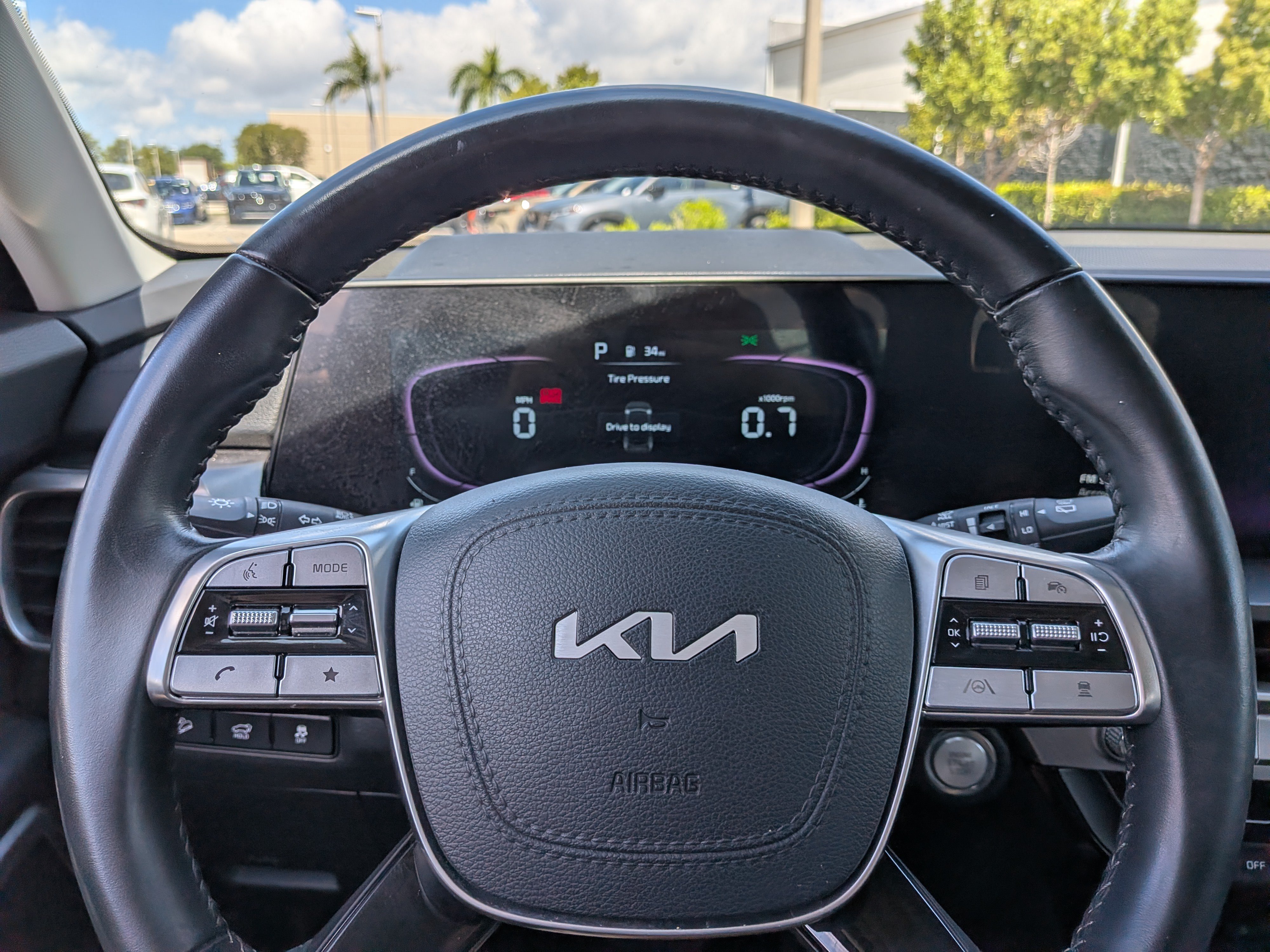 Used 2025 Kia Telluride S AWD/4WD image 29
