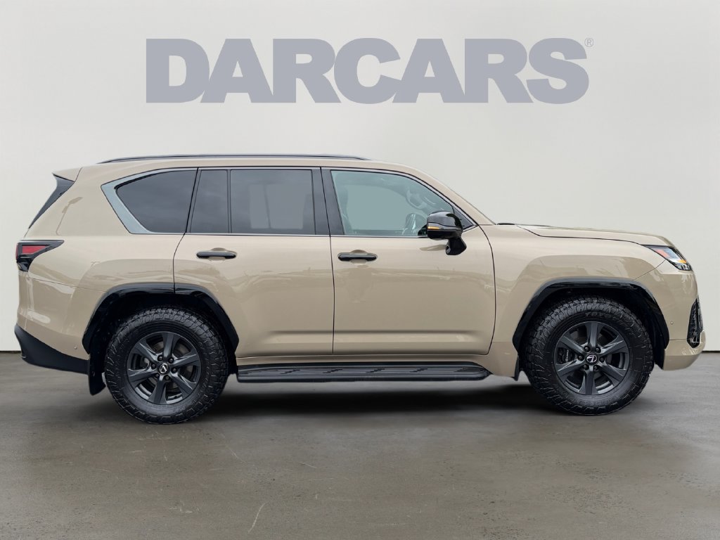 Certified 2025 Lexus LX 700h Overtrail AWD/4WD image 9
