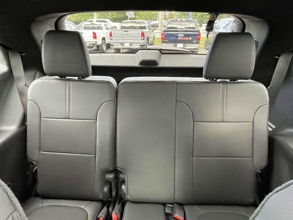 Used 2023 Chevrolet Traverse RS AWD/4WD image 12