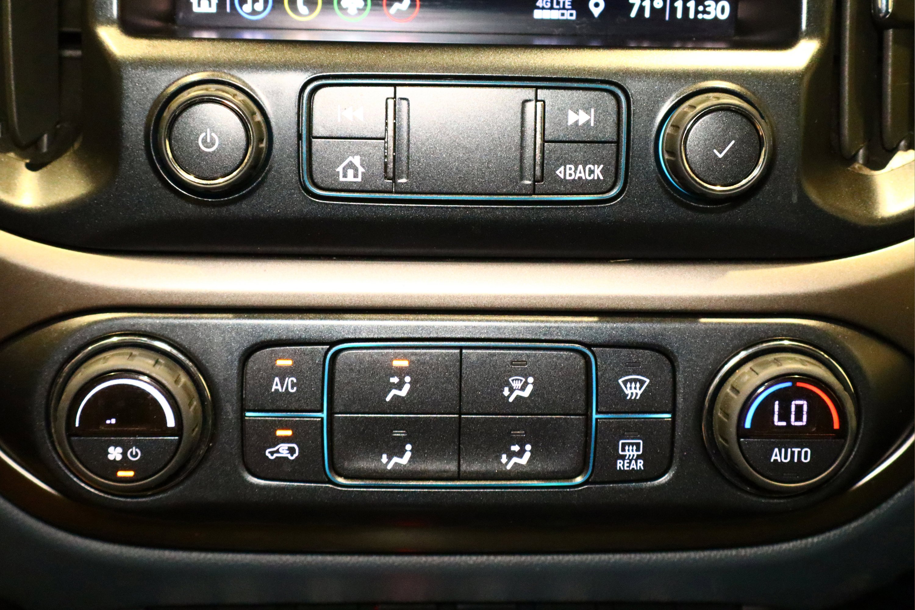 Used 2022 Chevrolet Colorado Z71 w/ Z71 Midnight Edition image 23