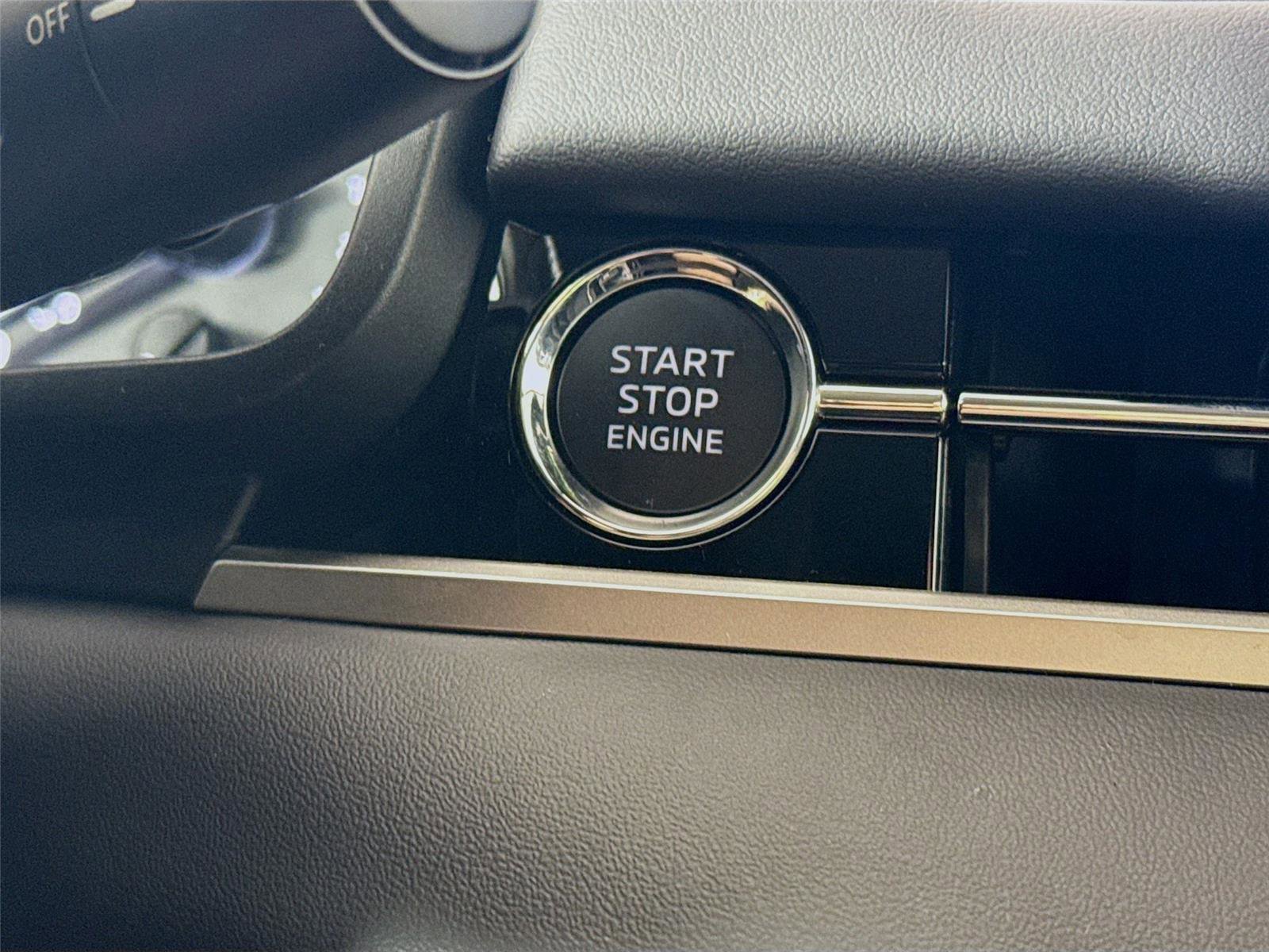 New 2026 Mitsubishi Outlander SE image 12