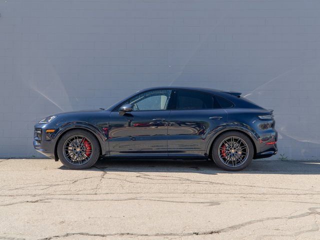 New 2026 Porsche Cayenne GTS video 2