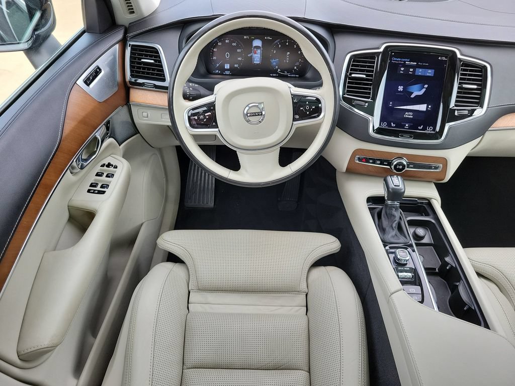 Used 2017 Volvo XC90 T6 Inscription w/ Vision Package AWD/4WD image 19