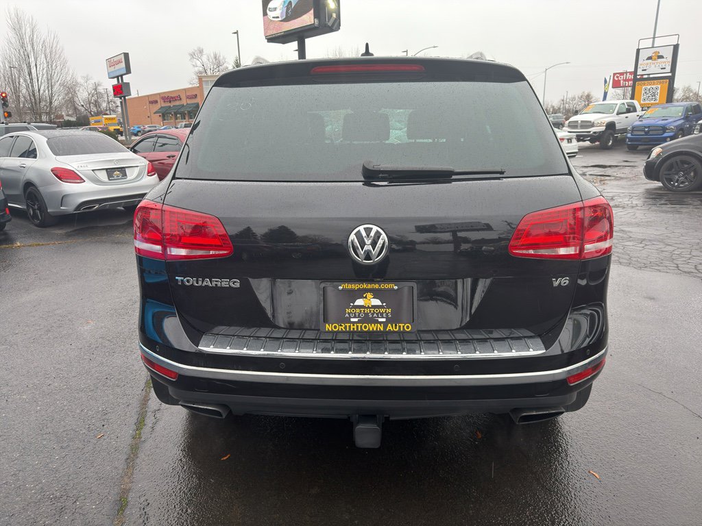 Used 2017 Volkswagen Touareg Wolfsburg Edition image 6