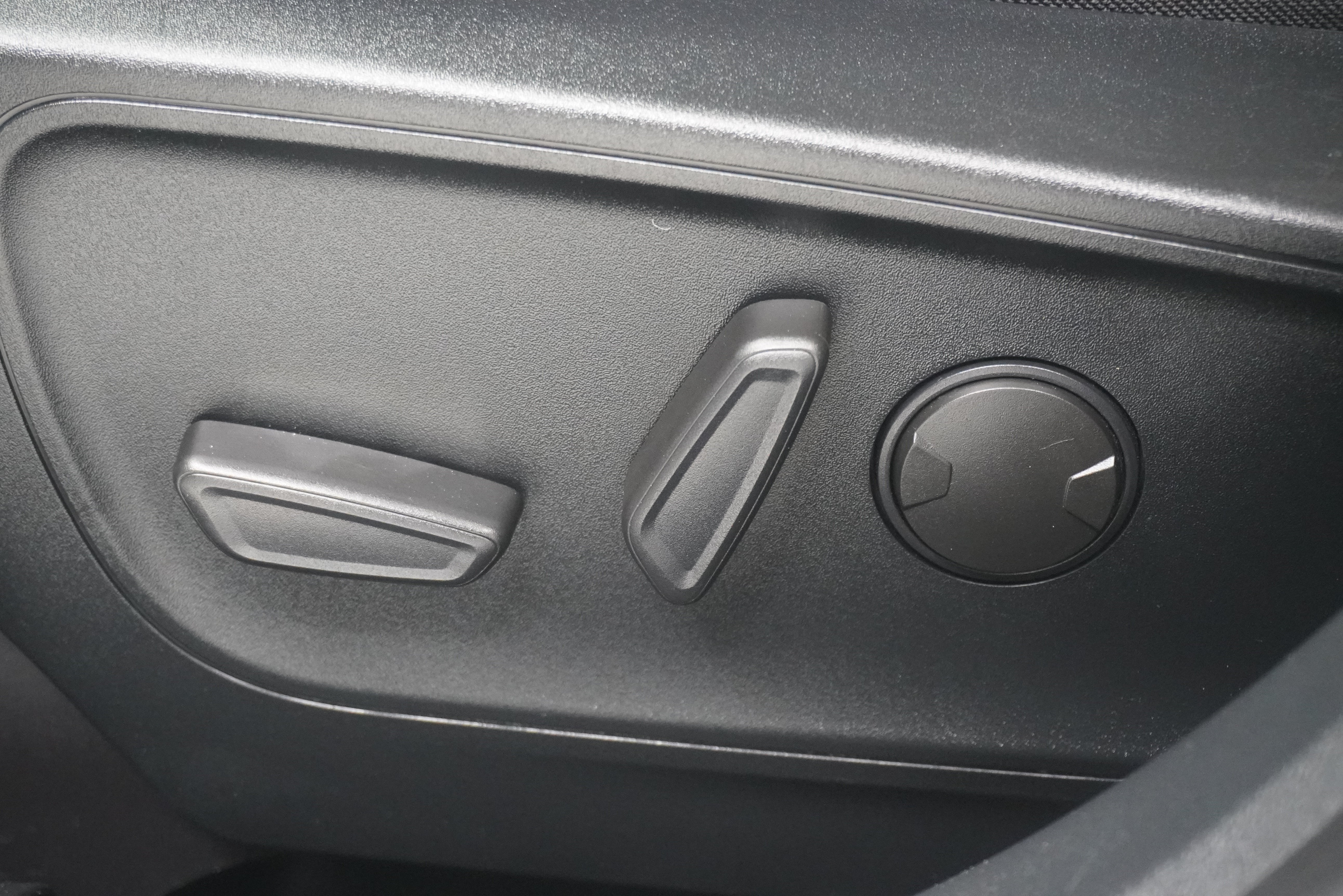 Used 2020 Ford Escape SE FWD image 15