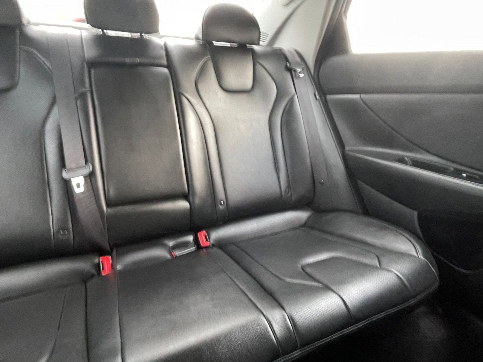 Used 2025 Hyundai Elantra Limited image 36