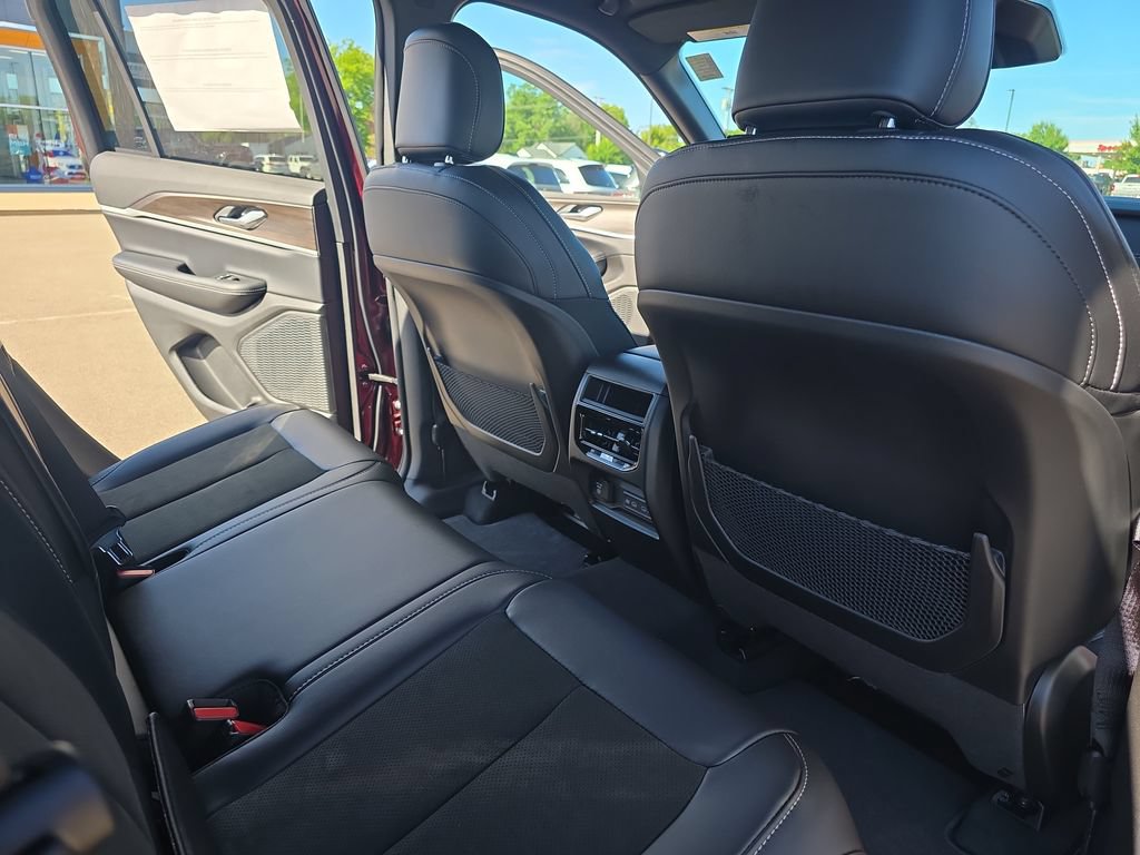New 2026 Jeep Grand Cherokee Altitude AWD/4WD image 11