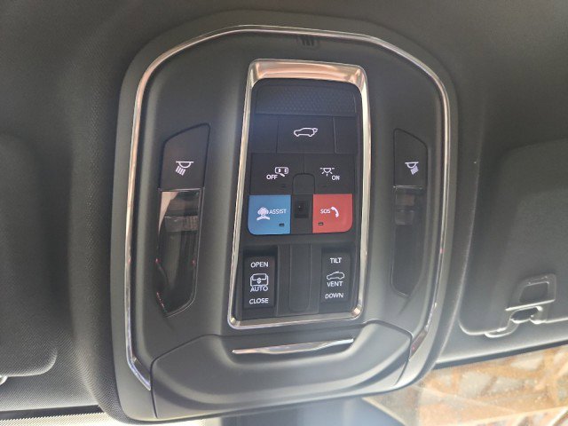 Used 2023 Jeep Grand Cherokee L Laredo image 22