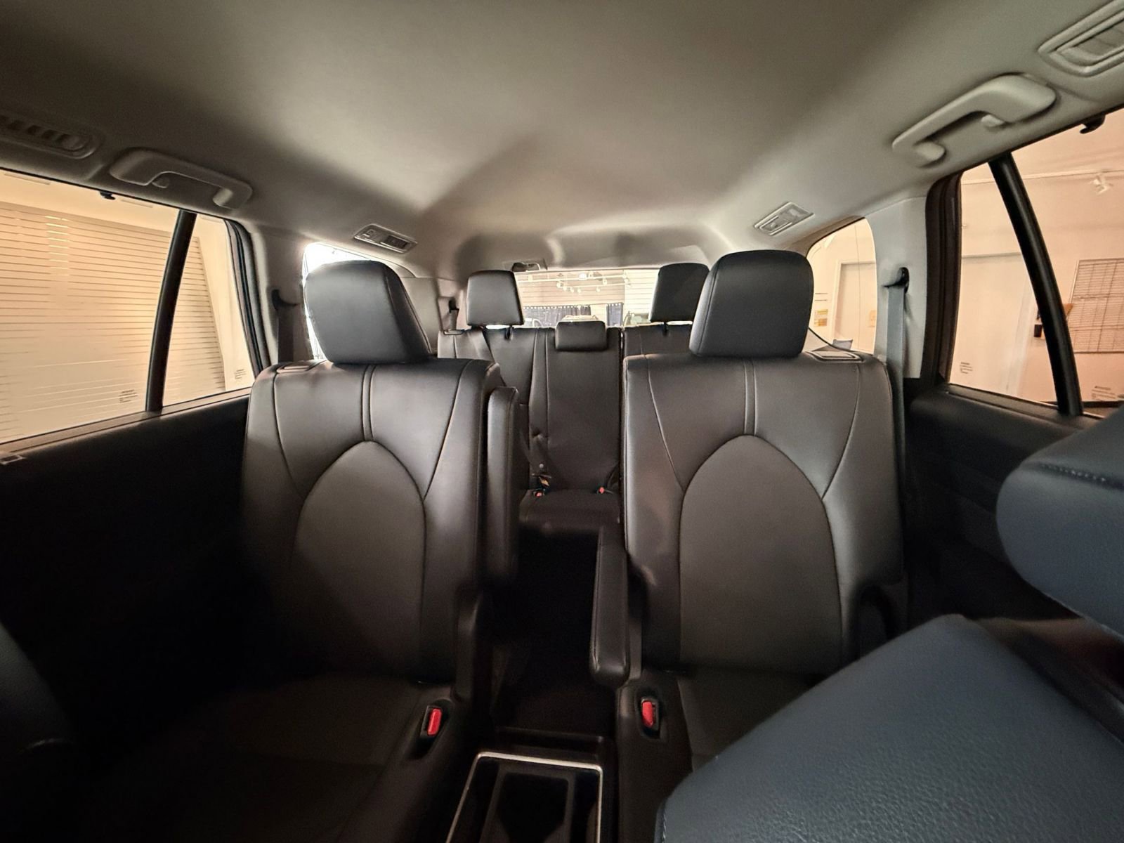 Used 2025 Toyota Grand Highlander FWD image 40