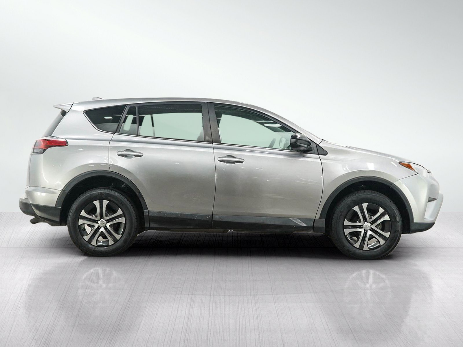 Used 2018 Toyota RAV4 LE w/ All Weather Liner Package AWD/4WD image 6