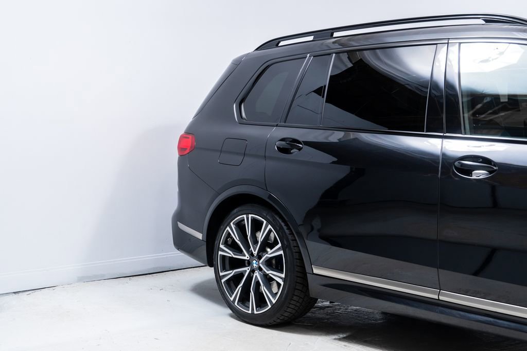 Used 2022 BMW X7 M50i w/ Executive Package AWD/4WD image 11