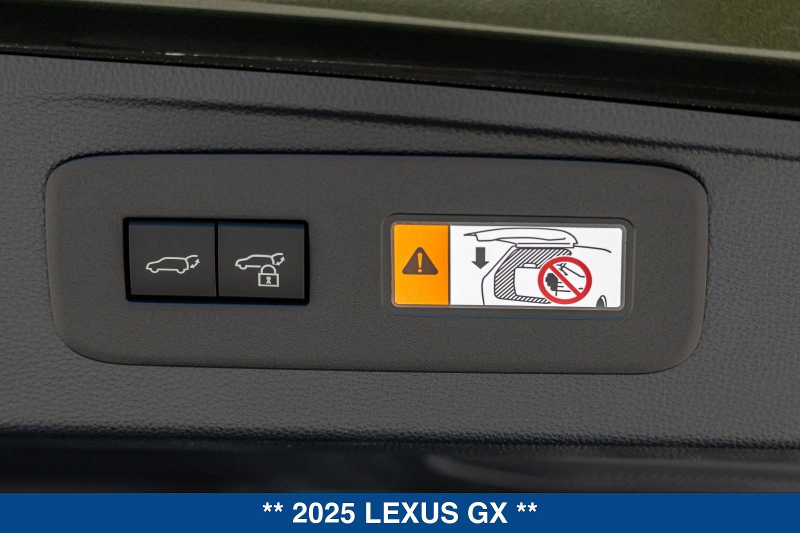 Used 2025 Lexus GX 550 w/ Accessory Package (Z1) AWD/4WD image 33