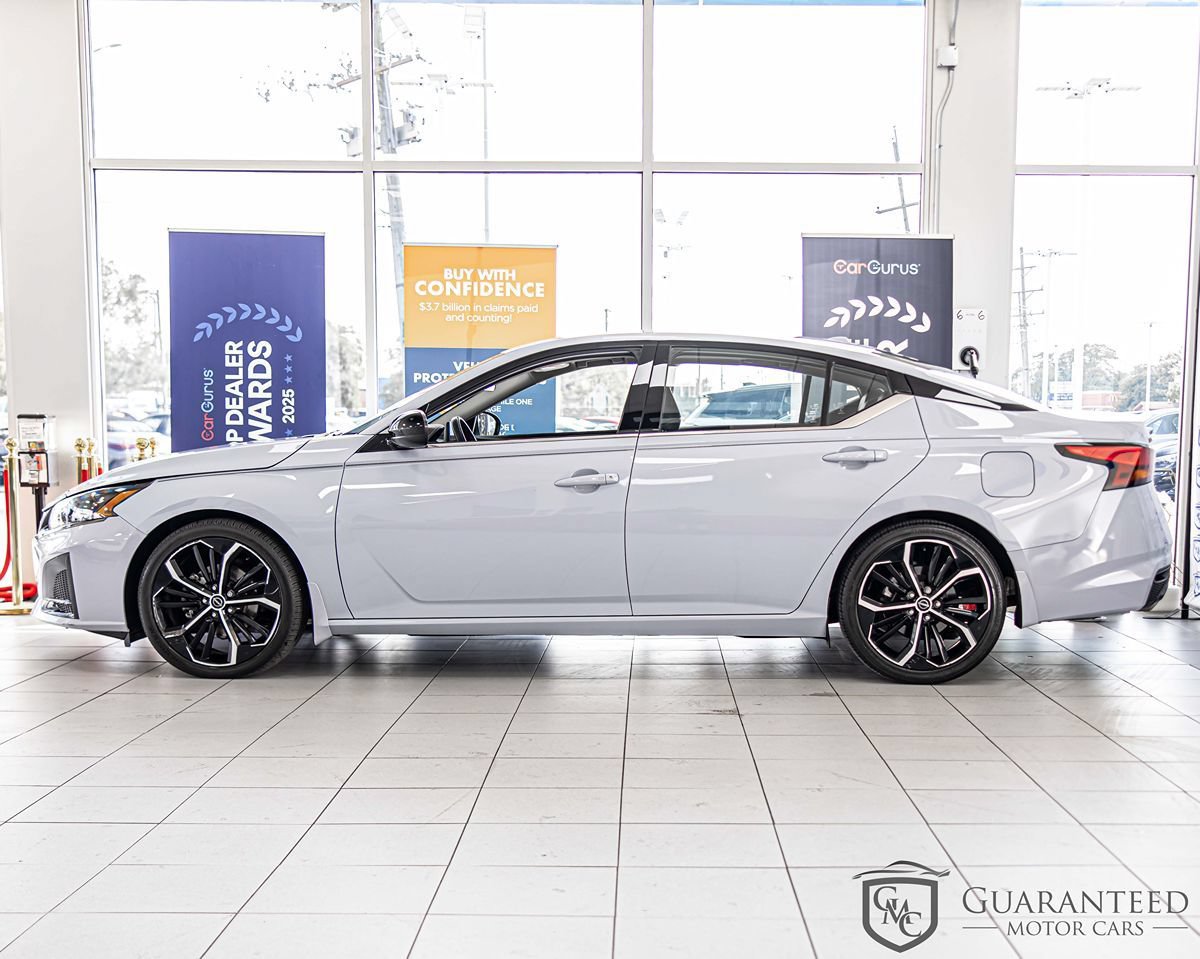 Used 2024 Nissan Altima 2.5 SR w/ SR Premium Package FWD image 6
