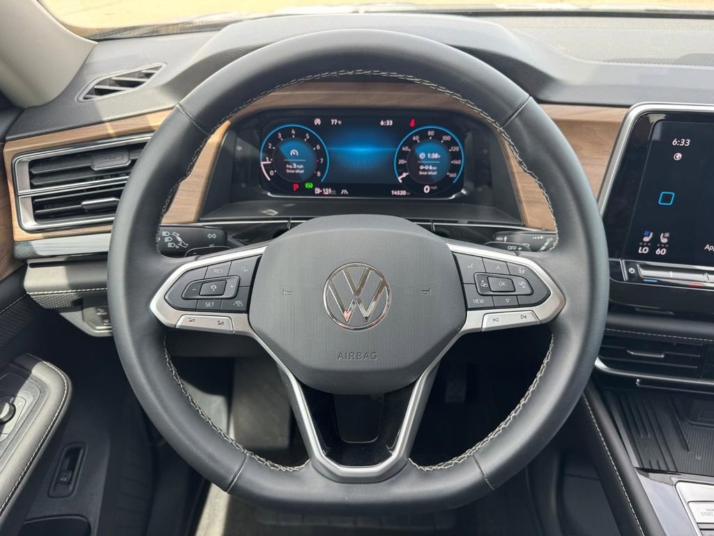 Used 2025 Volkswagen Atlas SE image 12
