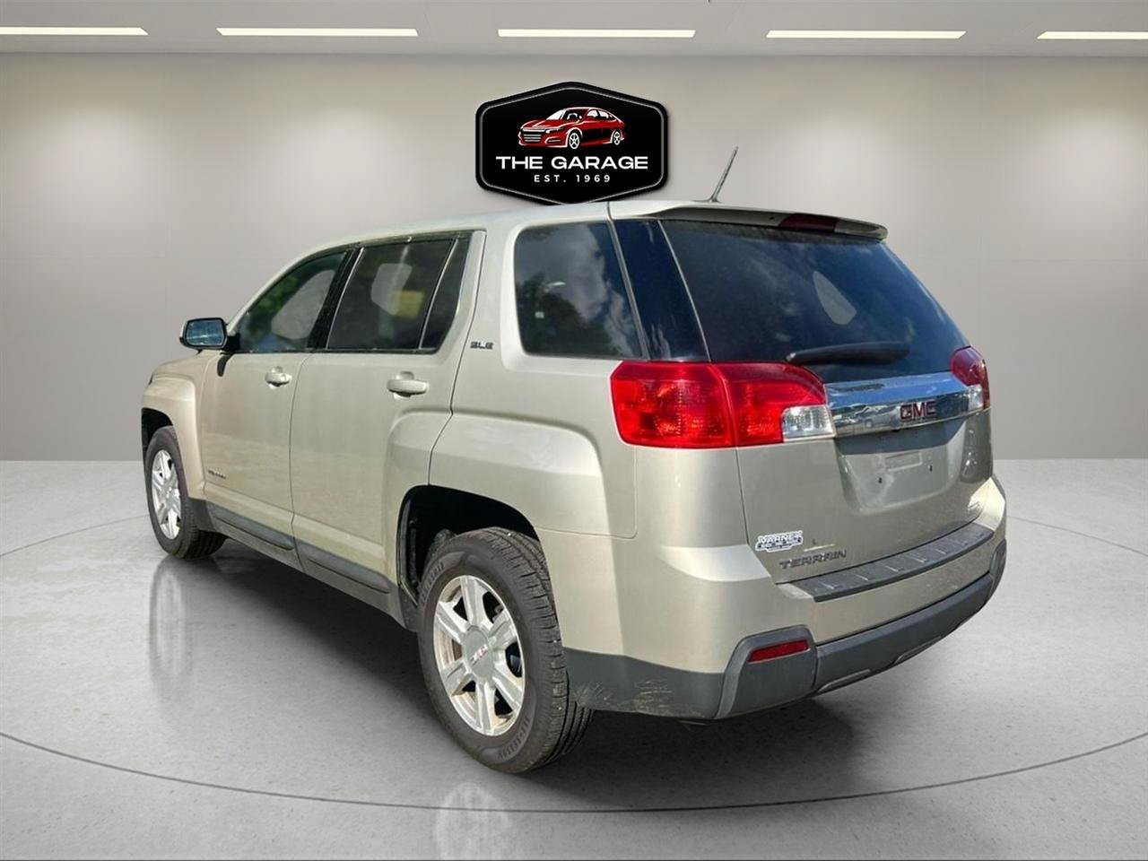 Used 2015 GMC Terrain SLE AWD/4WD image 3