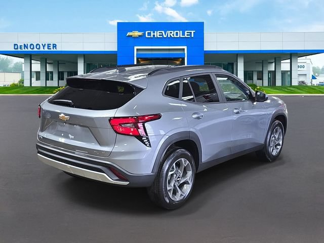 New 2026 Chevrolet Trax LT w/ Driver Confidence Package FWD image 8