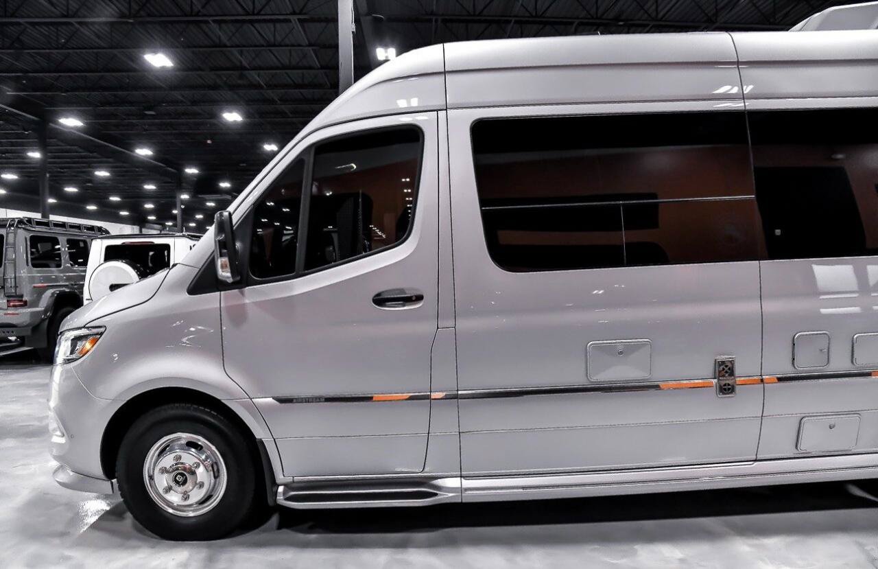 Used 2022 Mercedes-Benz Sprinter 3500 image 5