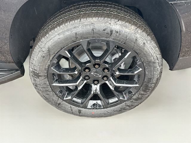 New 2026 Chevrolet Suburban LT image 34