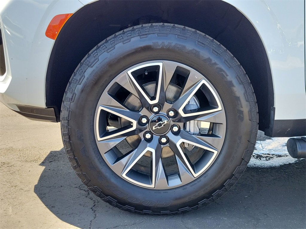 Certified 2023 Chevrolet Suburban Z71 w/ Luxury Package image 39