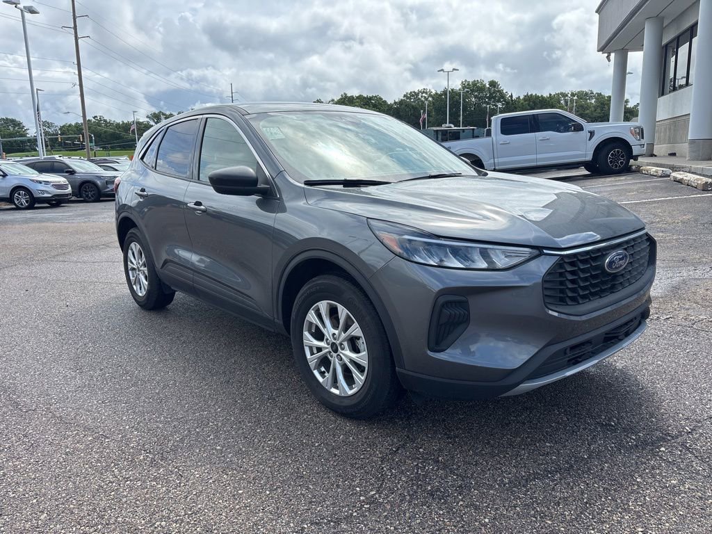 Used 2023 Ford Escape Active AWD/4WD image 1