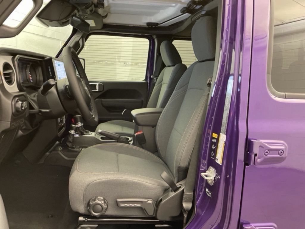 New 2026 Jeep Gladiator Sport AWD/4WD image 14
