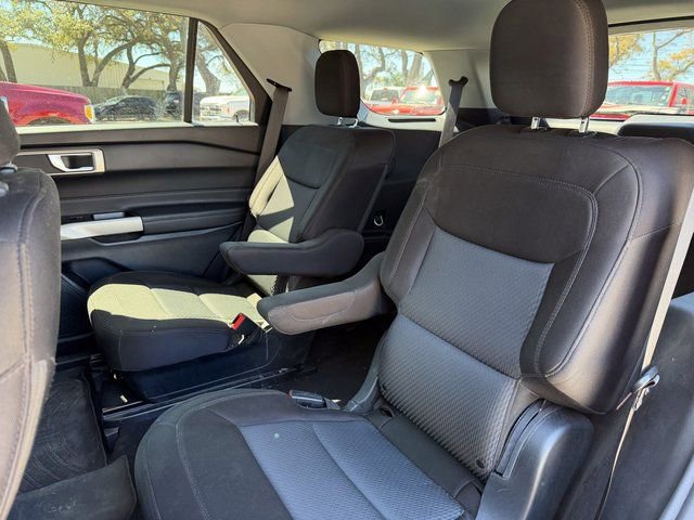 Used 2023 Ford Explorer XLT image 17