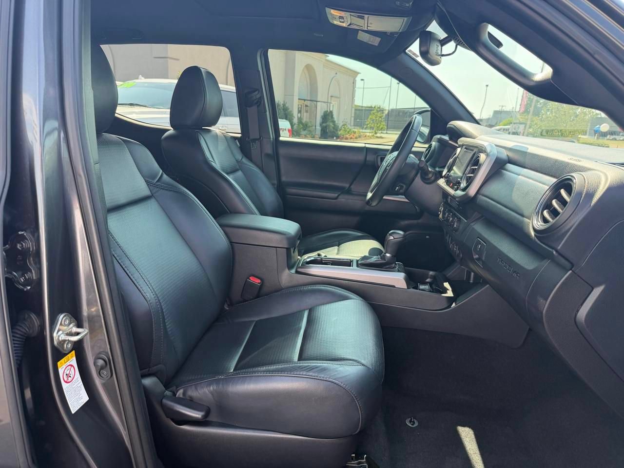 Used 2019 Toyota Tacoma Limited RWD image 12