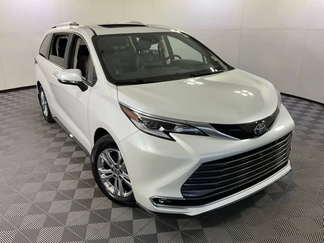 Used 2023 Toyota Sienna Platinum AWD/4WD image 42