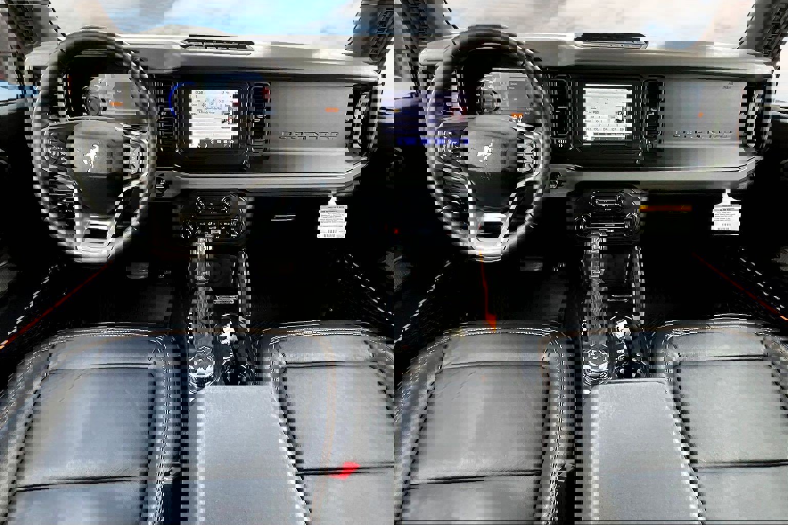 Used 2023 Ford Bronco Badlands image 7