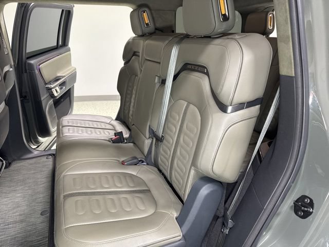 Used 2023 Rivian R1S Launch Edition AWD/4WD image 27