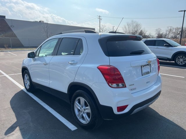 Used 2017 Chevrolet Trax LT w/ LT Convenience Package image 7