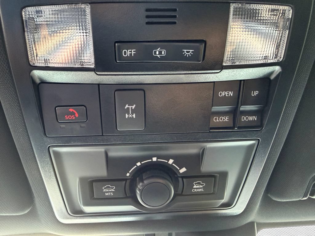 Used 2022 Toyota Tacoma TRD Off-Road w/ TRD Premium Off Road Package AWD/4WD image 28