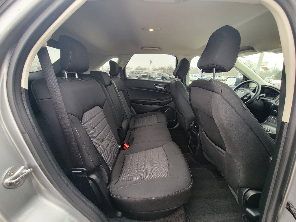 Used 2020 Ford Edge SE image 31