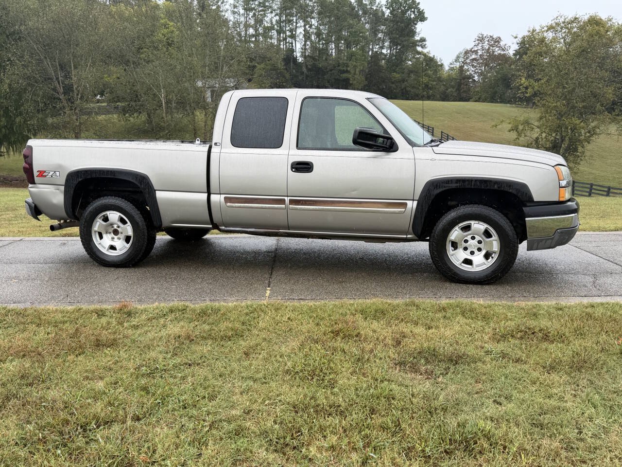 Used 2003 Chevrolet Silverado 1500 LS w/ Off-Road Package AWD/4WD image 21
