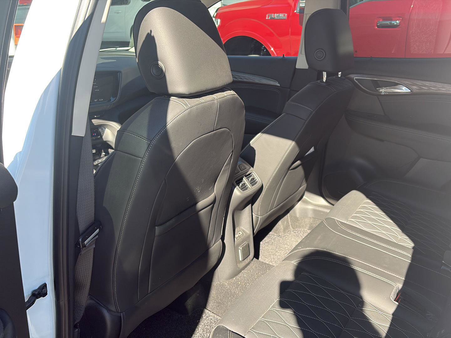 Used 2023 Buick Envision Avenir image 15