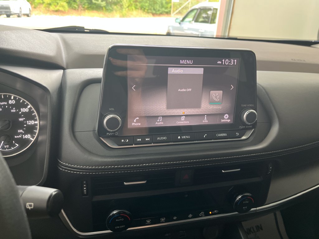 Used 2023 Nissan Rogue SV AWD/4WD image 19