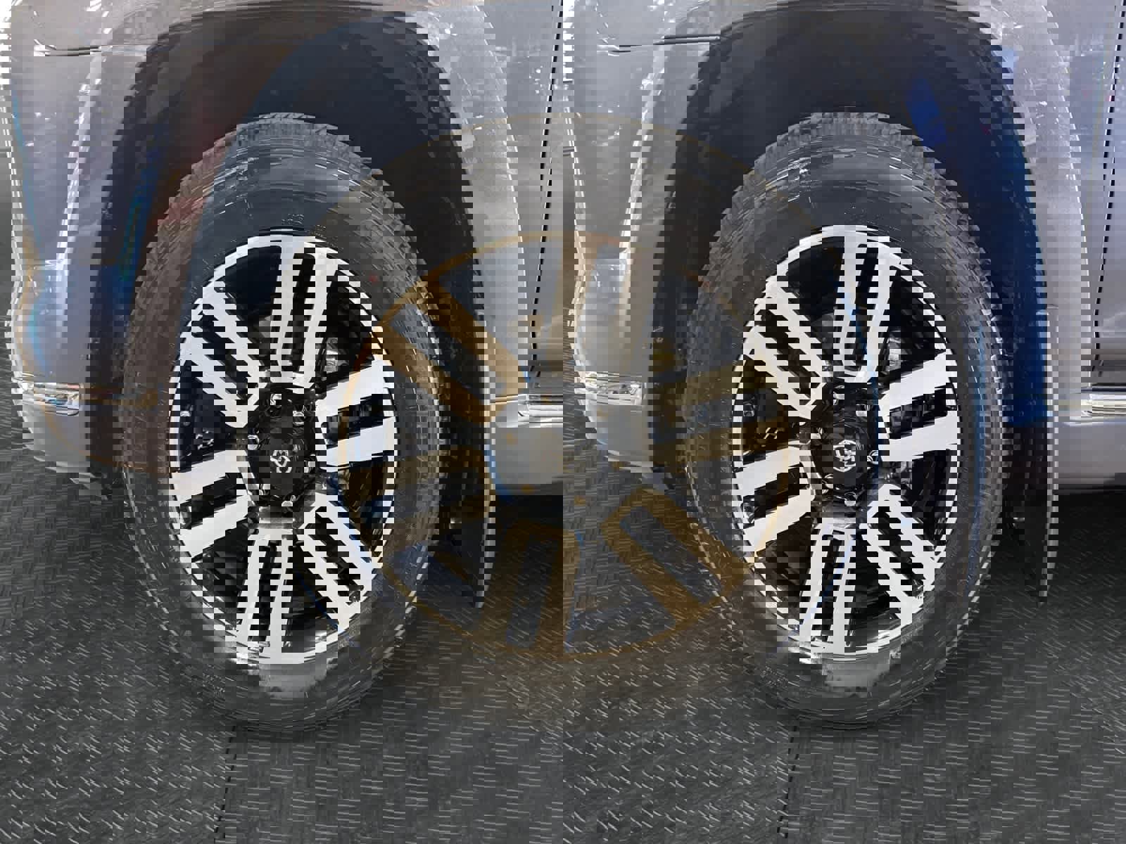 Used 2021 Toyota 4Runner Limited image 15