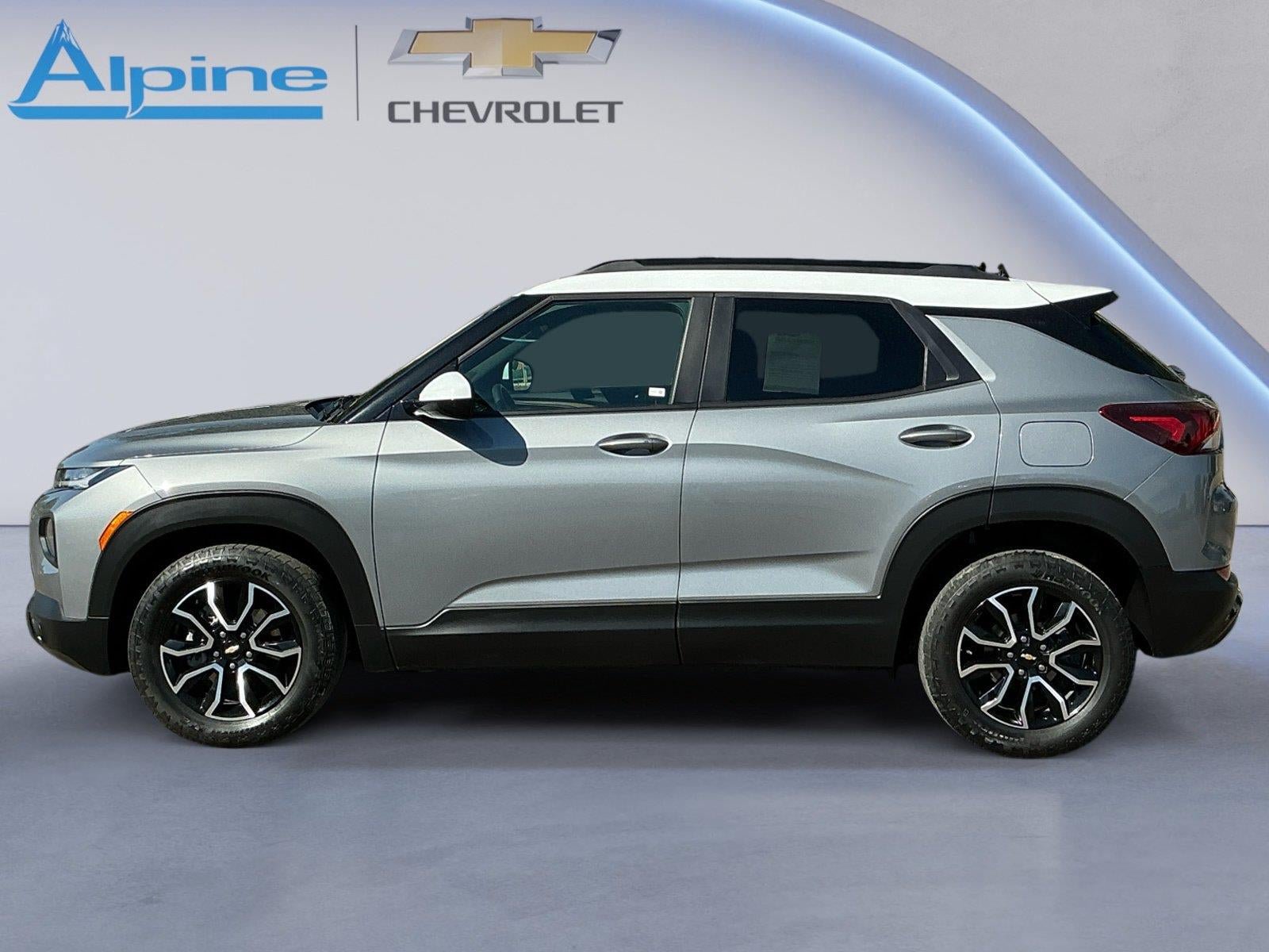 Used 2023 Chevrolet TrailBlazer ACTIV w/ Convenience Package FWD image 2