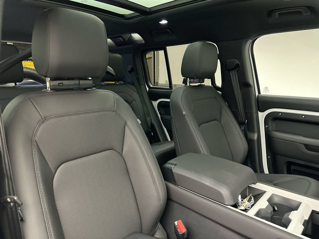 Certified 2025 Land Rover Defender 110 S AWD/4WD image 5