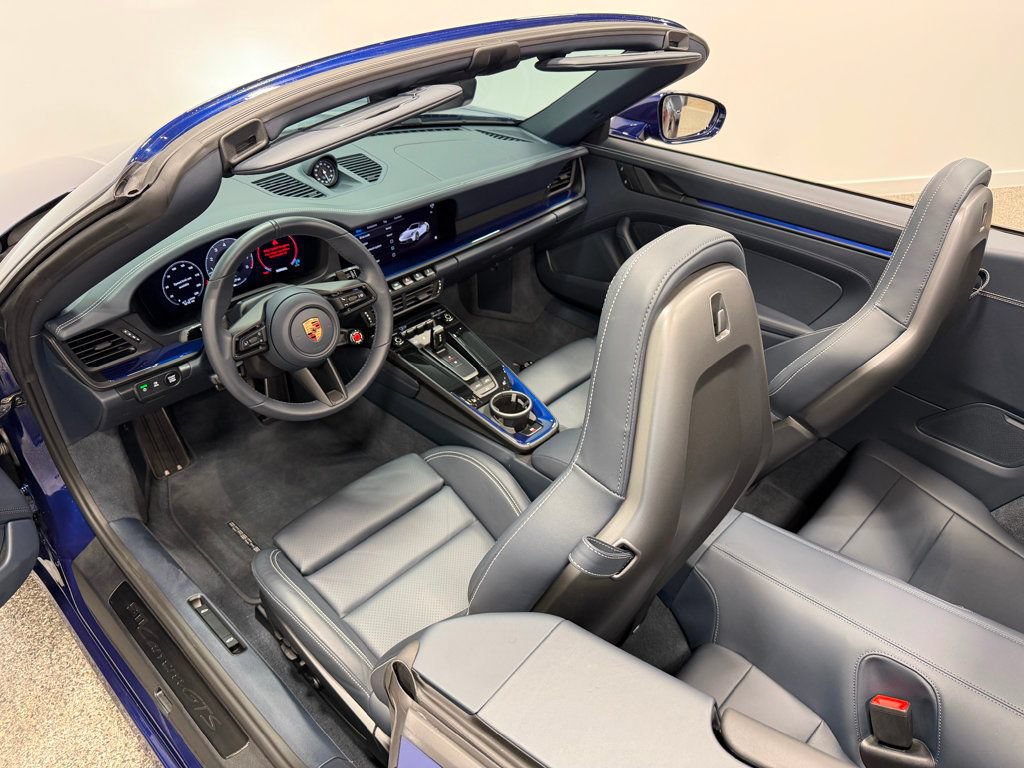Used 2025 Porsche 911 GTS image 37