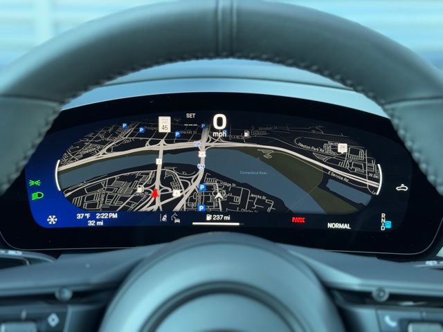 New 2025 Porsche Macan Electric image 24