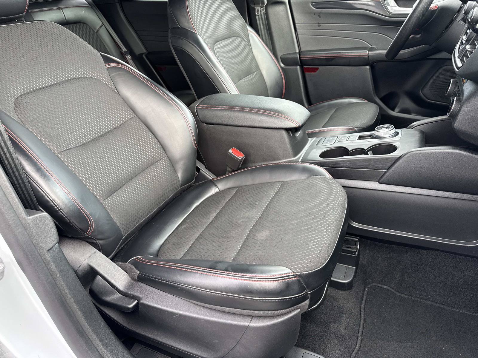 Used 2025 Ford Escape ST-Line Select AWD/4WD image 26