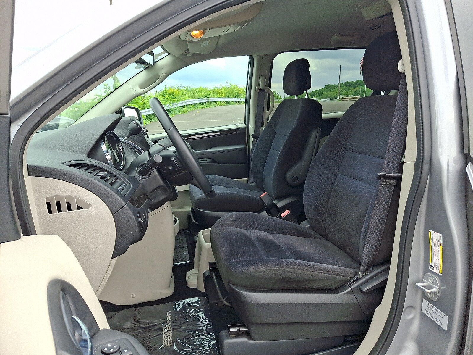 Used 2015 Dodge Grand Caravan SE w/ Quick Order Package 29E SE FWD image 14