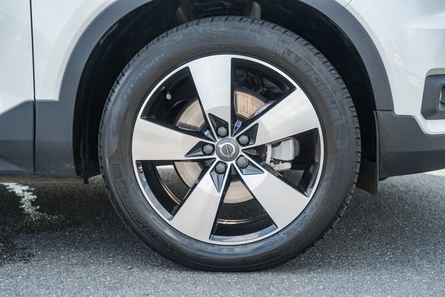 Used 2021 Volvo XC40 T5 Momentum w/ Premium Package AWD/4WD image 18
