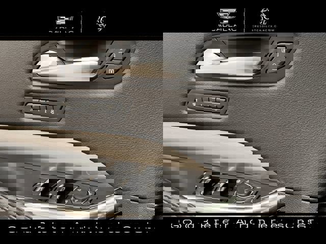 Used 2024 Cadillac XT4 Premium Luxury image 20