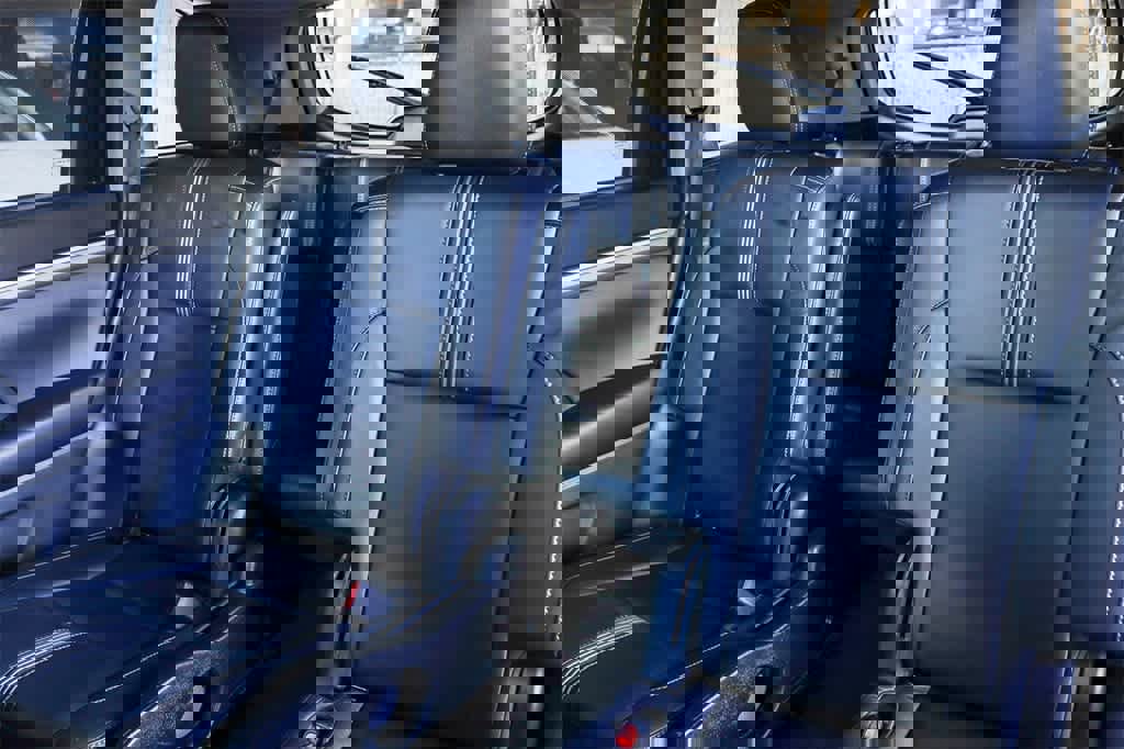 Used 2017 Toyota Highlander SE image 17